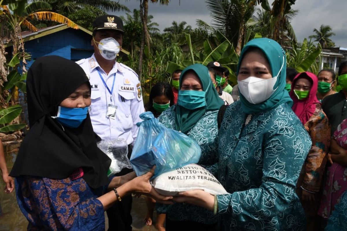 PKK Sergai salurkan bantuan untuk warga terdampak banjir