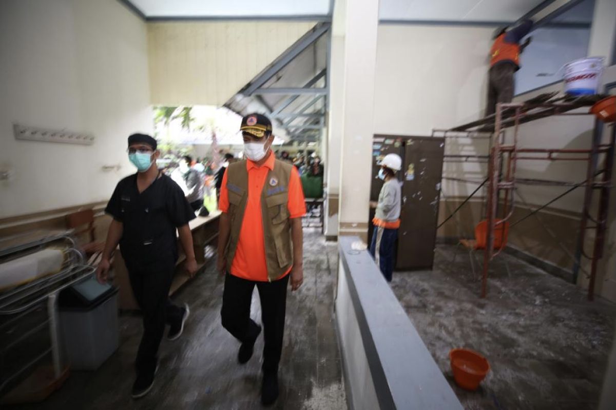 Doni Monardo tinjau persiapan rumah sakit lapangan penanganan COVID-19 di Kota Malang