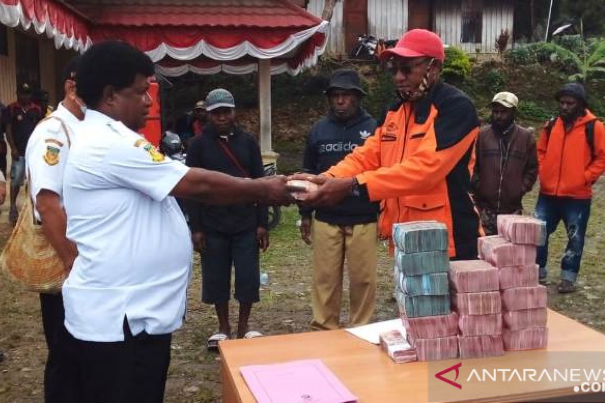 Posindo Wamena salurkan BST secara kolektif