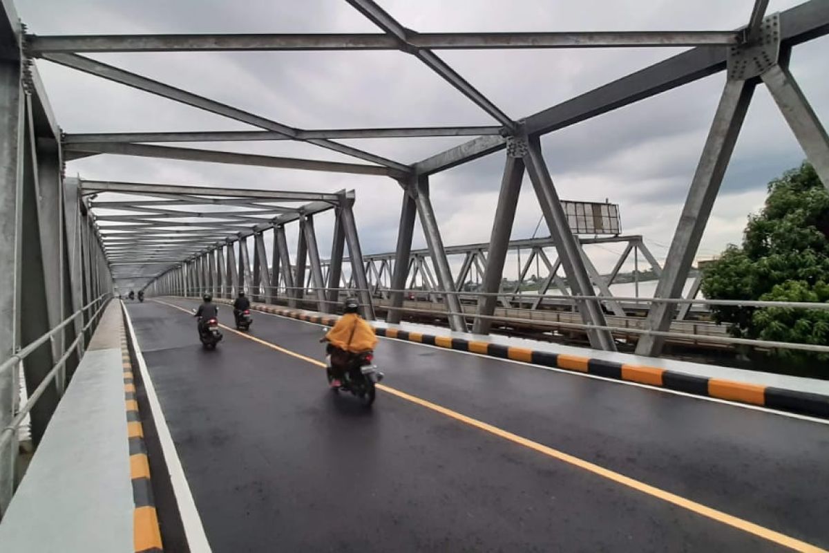 Jalan Jembatan Paralel Landak retak, Pemkot minta perbaikan segera