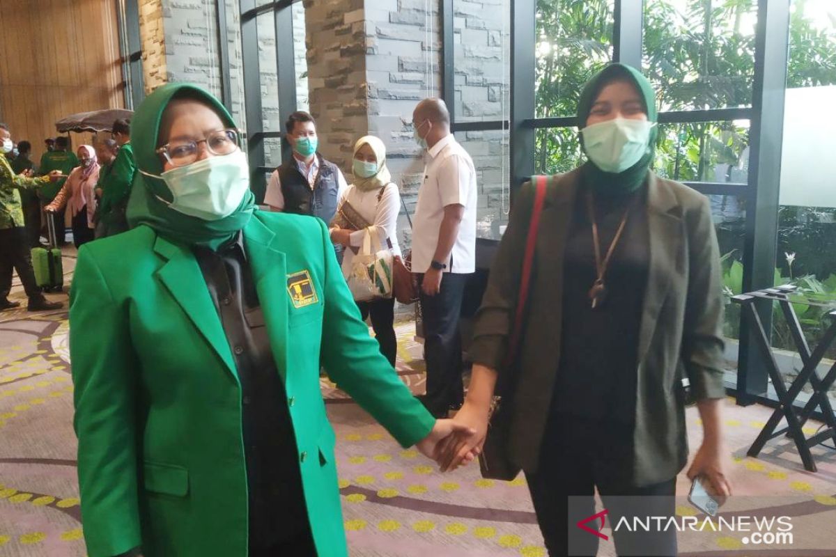 Bupati Bogor dan putrinya jadikan COVID-19 pengalaman berharga