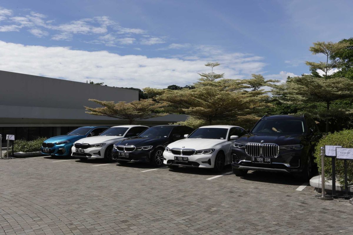 Sedan sampai roadster, BMW klaim punya varian mobil premium terlengkap