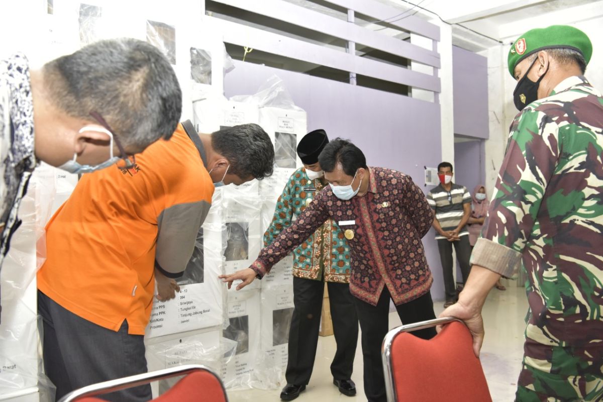 Pjs gubernur cek logistik pemilu di Tanjungjabung Barat