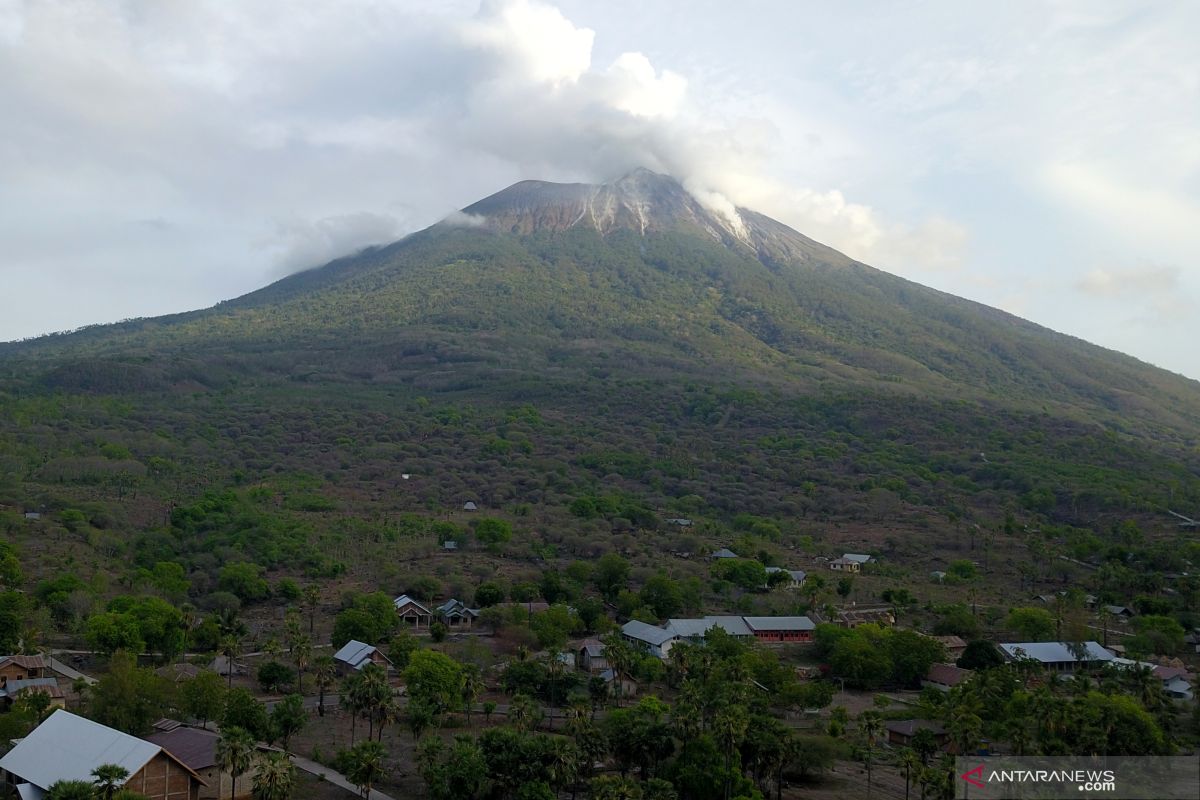 Aktivitas vulkanik Gunung  Lewotolok masih berlangsung