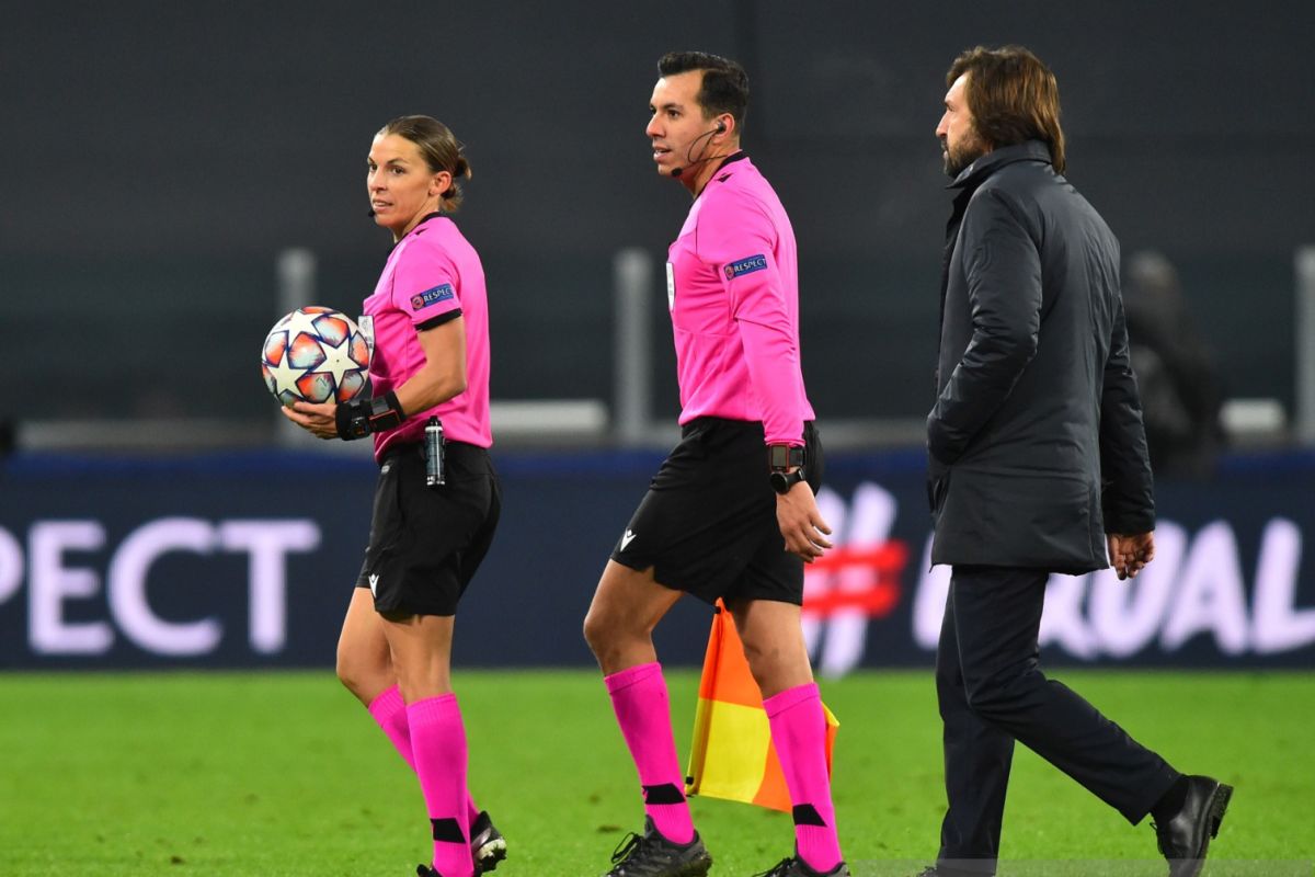 Stephanie Frappart akan jadi wasit perempuan pertama di Euro 2020