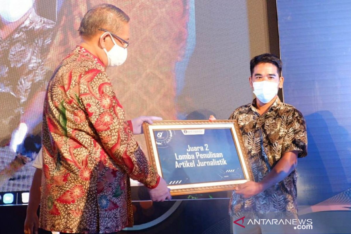 Pewarta Antara Biro Kalbar raih juara II lomba penulisan Bank Indonesia