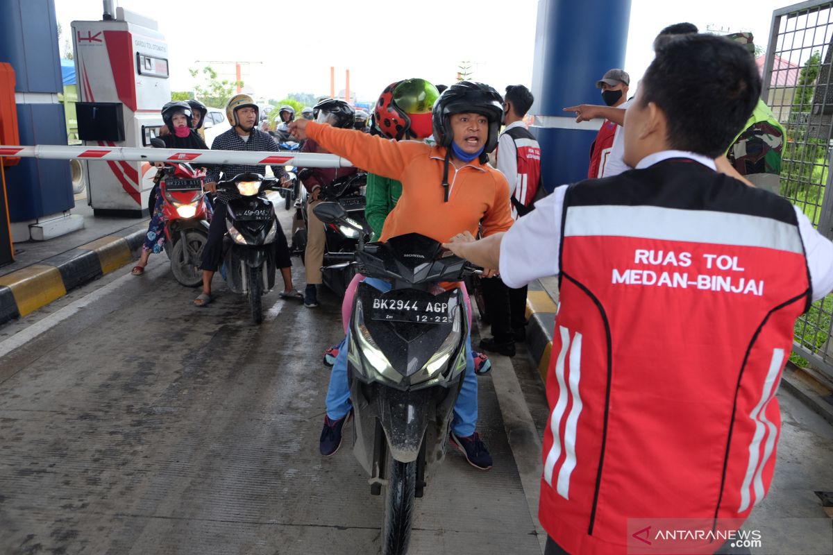 Daftar negara yang mengizinkan sepeda motor masuk jalan tol