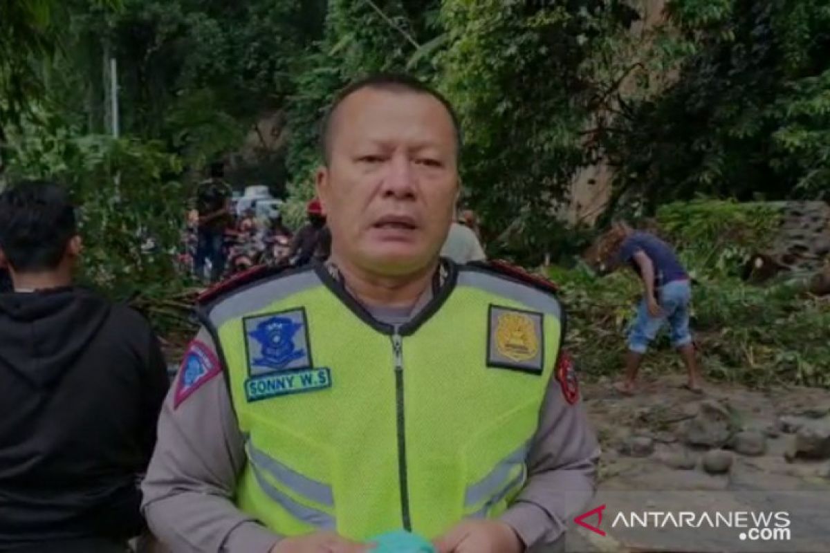 Akses jalan Medan-Berastagi terputus dampak 20 titik longsor