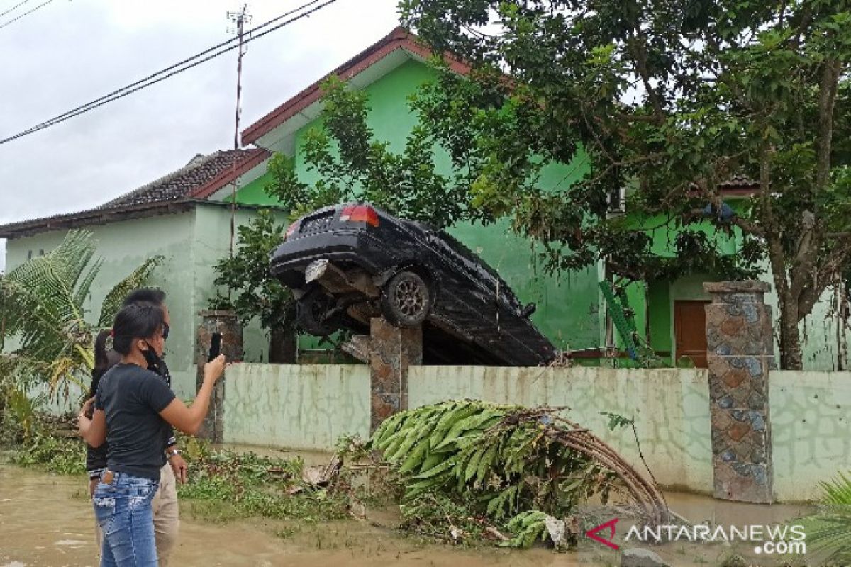 313 warga masih mengungsi terdampak banjir di Deli Serdang