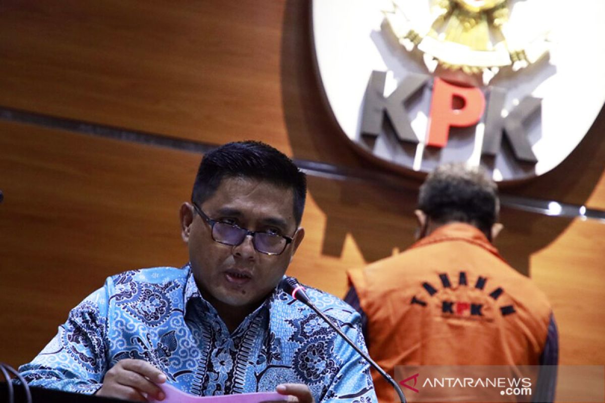 KPK tahan mantan pejabat Kemenag Undang Sumantri