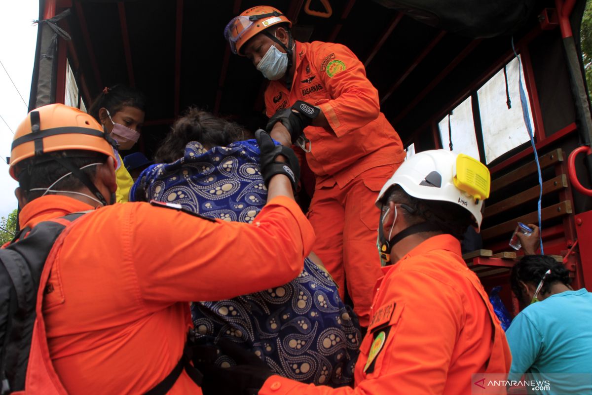 Ribuan warga mengungsi dari 10 desa di Lembata dipulangkan ke rumah