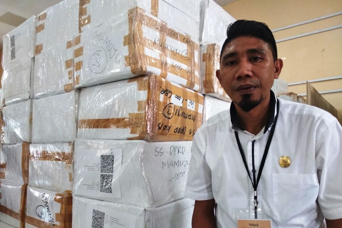 KPU Mamuju mulai distribusikan logistik pilkada ke kecamatan terjauh