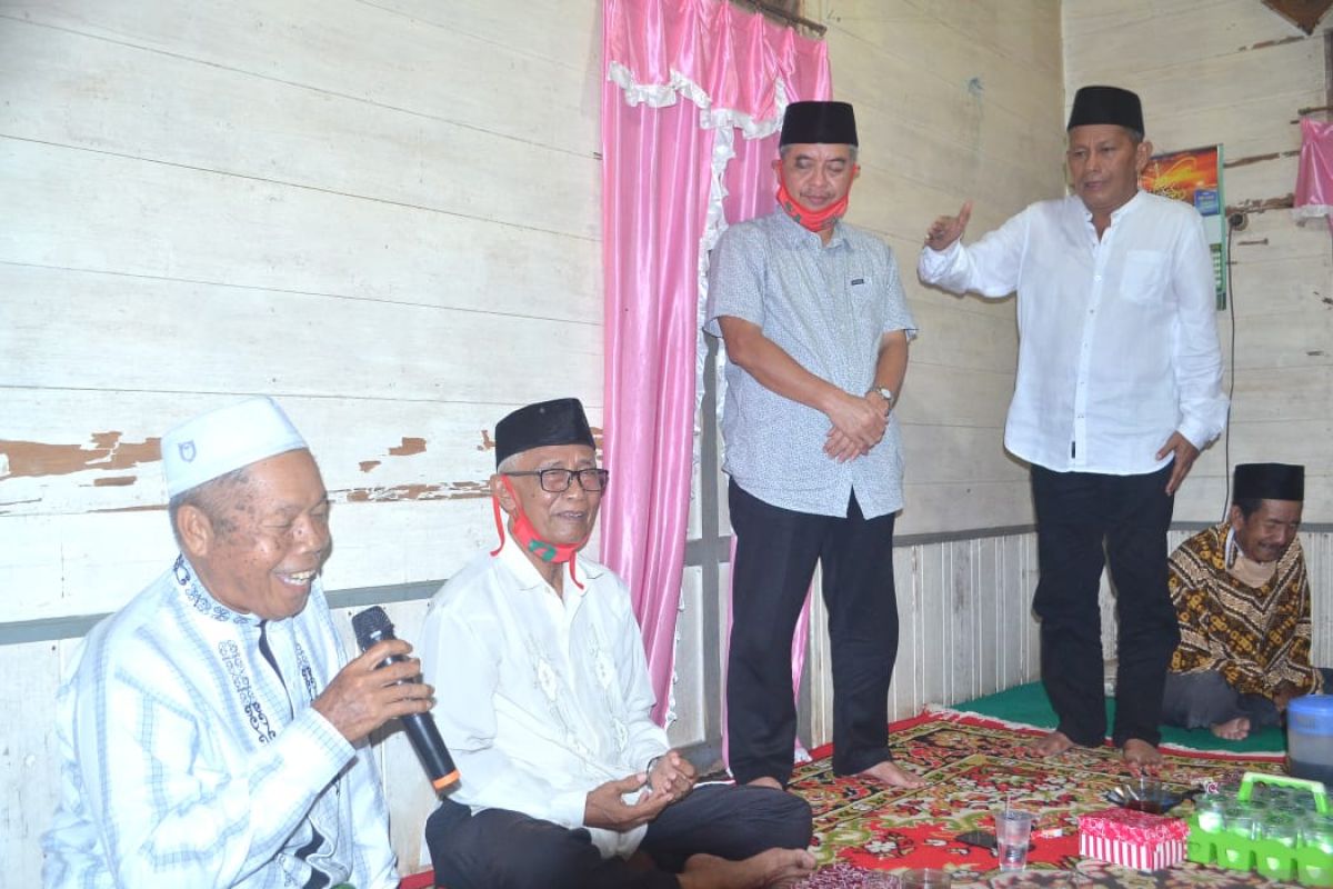 Cabup HST Tampil akan bantu penyelesaian akta notaris masjid