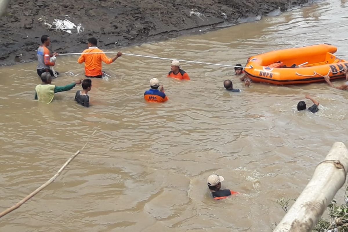 Warga Dompu meninggal setelah terseret arus sungai saat mandi