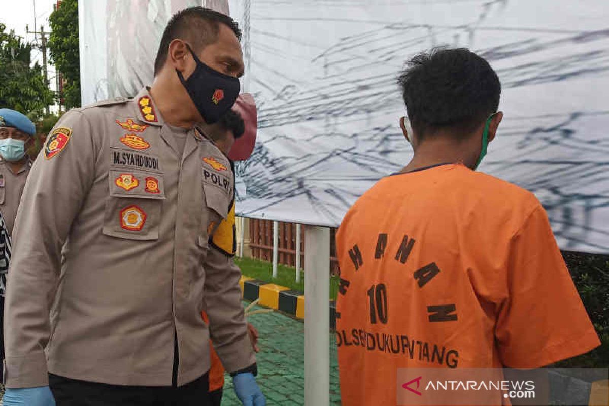 Polresta Cirebon tangkap pencuri berkat petunjuk sandal