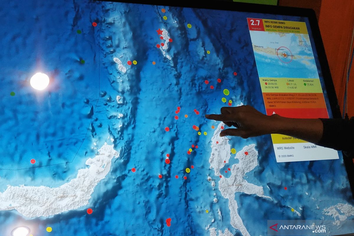 Sejumlah wilayah Indonesia berpotensi alami hujan ringan pada Jumat siang