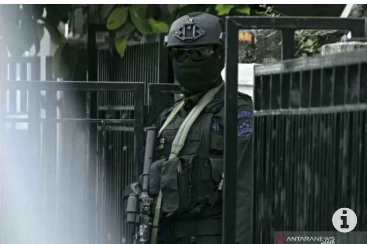 Densus 88 geledah rumah terduga teroris di Desa Banjarejo Lampung Timur