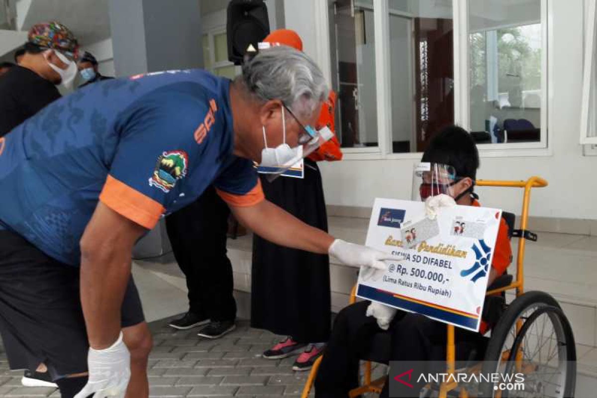 Bank Jateng berikan bantuan siswa  disabilitas di Temanggung