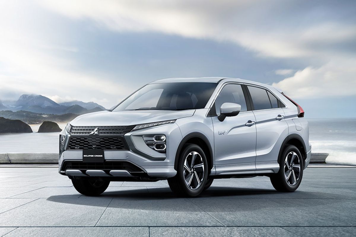 Mitsubishi rilis Eclipse Cross PHEV dan bensin yang didesain ulang