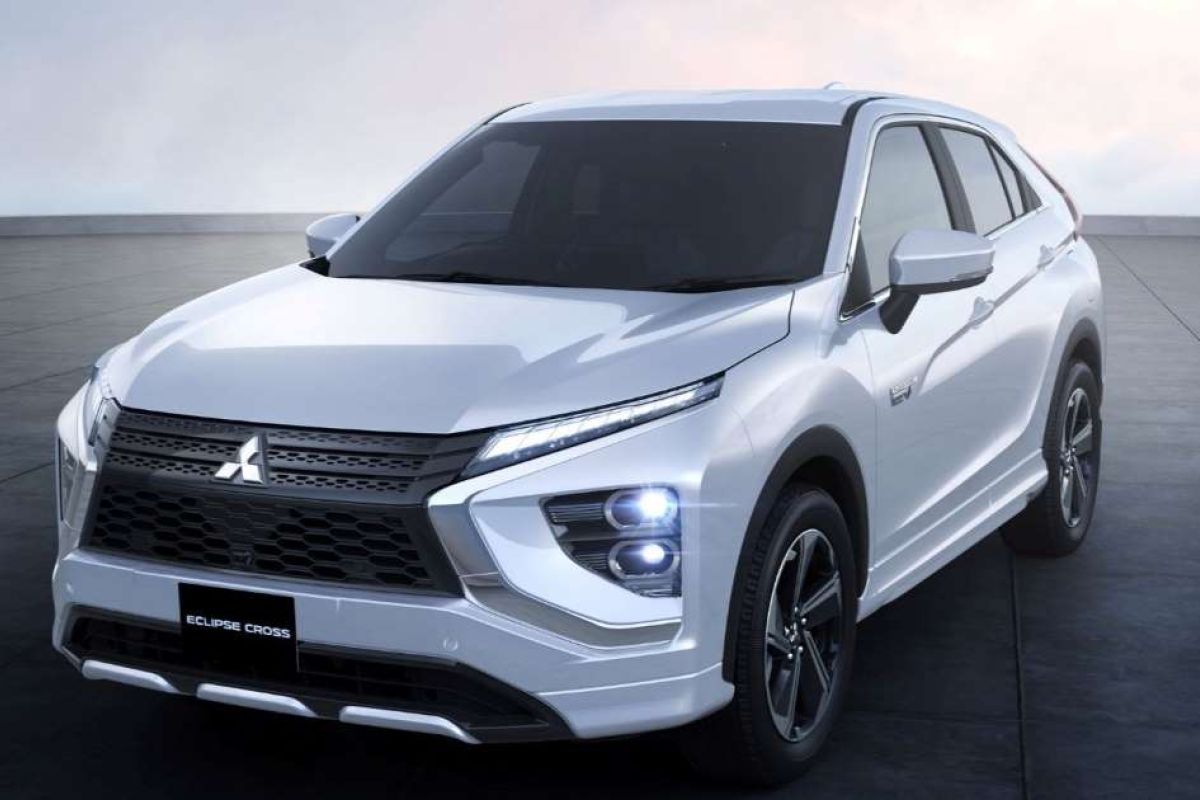 Mitsubishi rilis SUV terbaru Eclipse Cross PHEV dan bensin yang didesain ulang