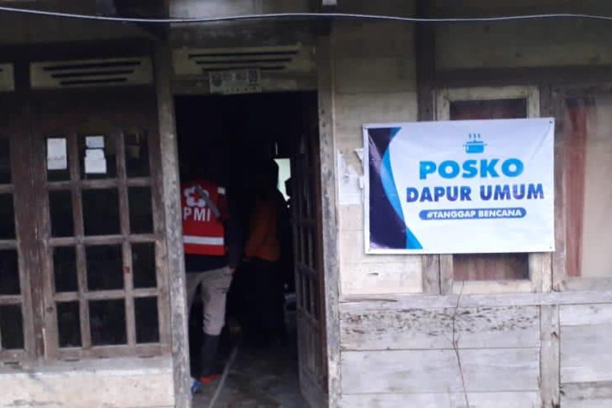 348 warga Banjarnegara mengungsi akibat longsor