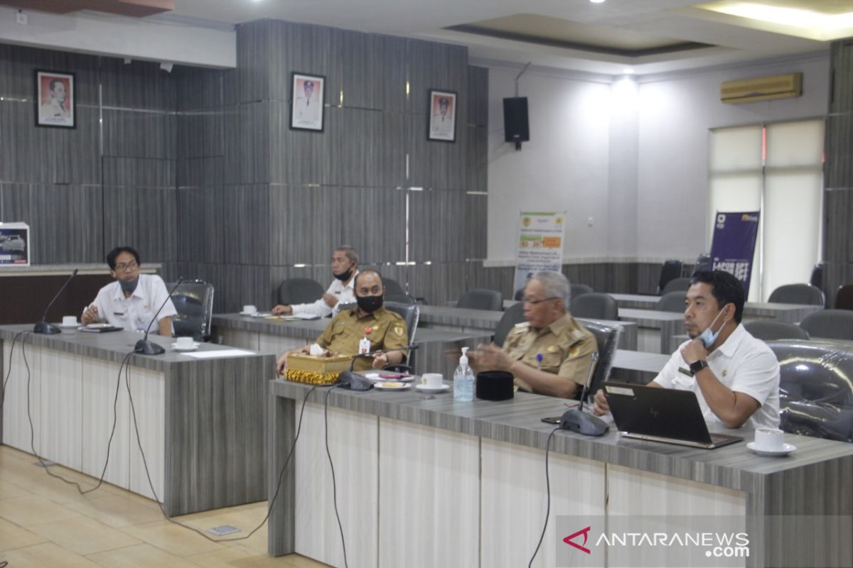 Bupati HST serahkan DIPA dan alokasi transfer TKDD 2021 secara Virtual