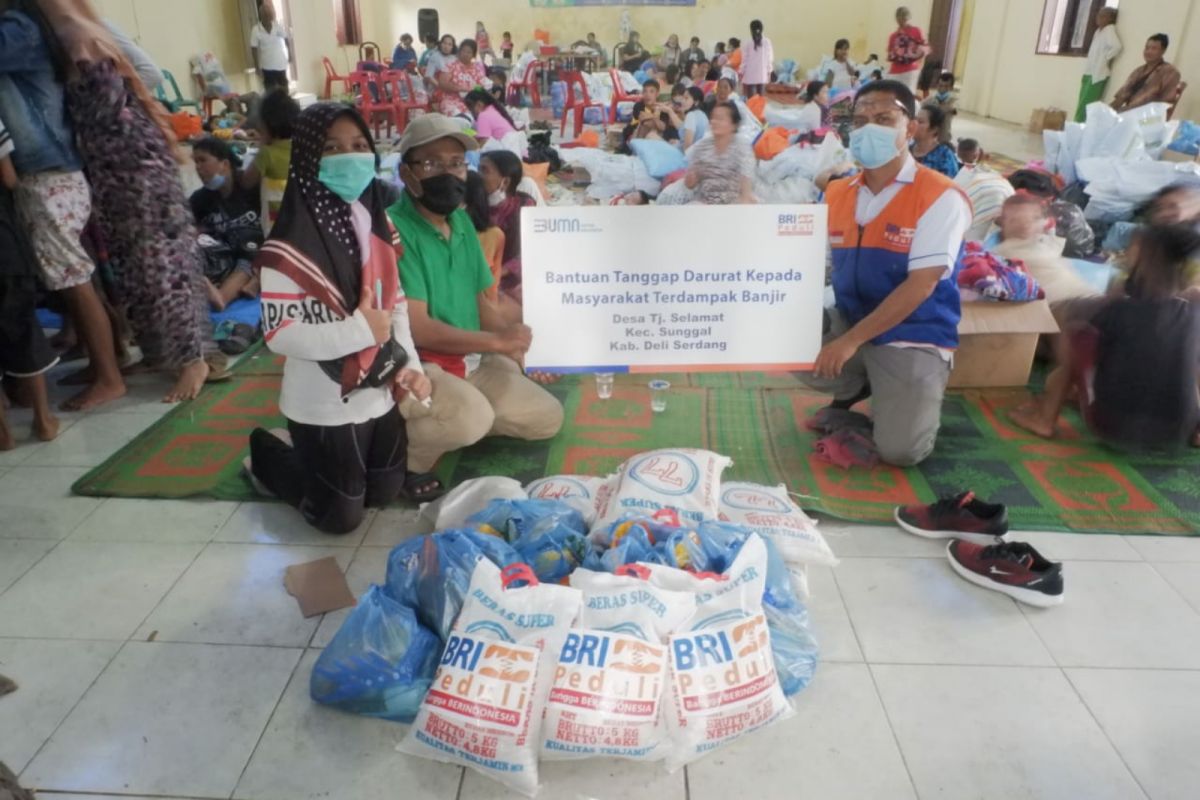 BRI Medan bantu sembako untuk pengungsi banjir