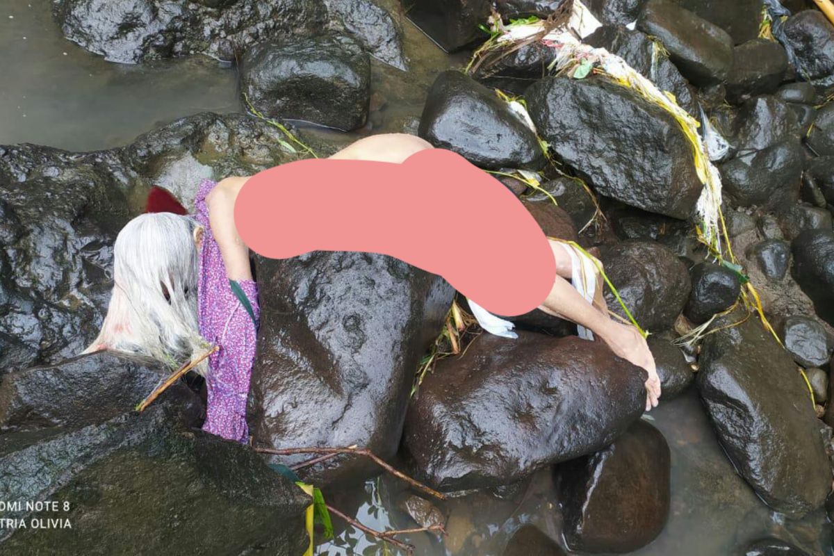 Geger! warga Desa Bunut Loteng temukan mayat wanita di sungai semula dikira boneka