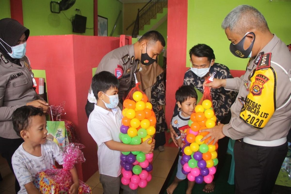 Ditlantas Polda Jambi gelar bakti sosial ke sekolah anak berkebutuhan khusus