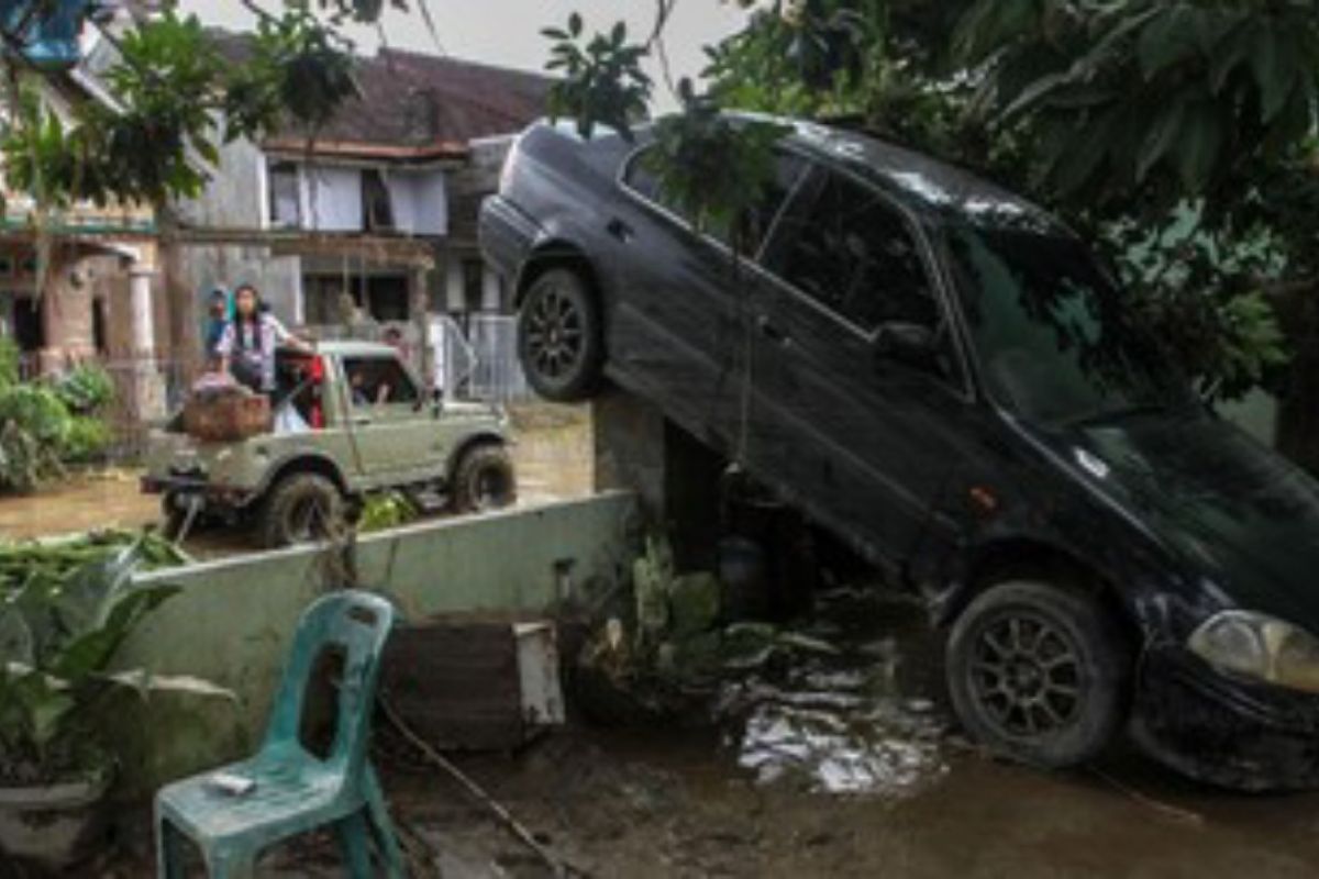 Tiga posko pengungsi terapkan prokes masih didirikan  di Medan Johor