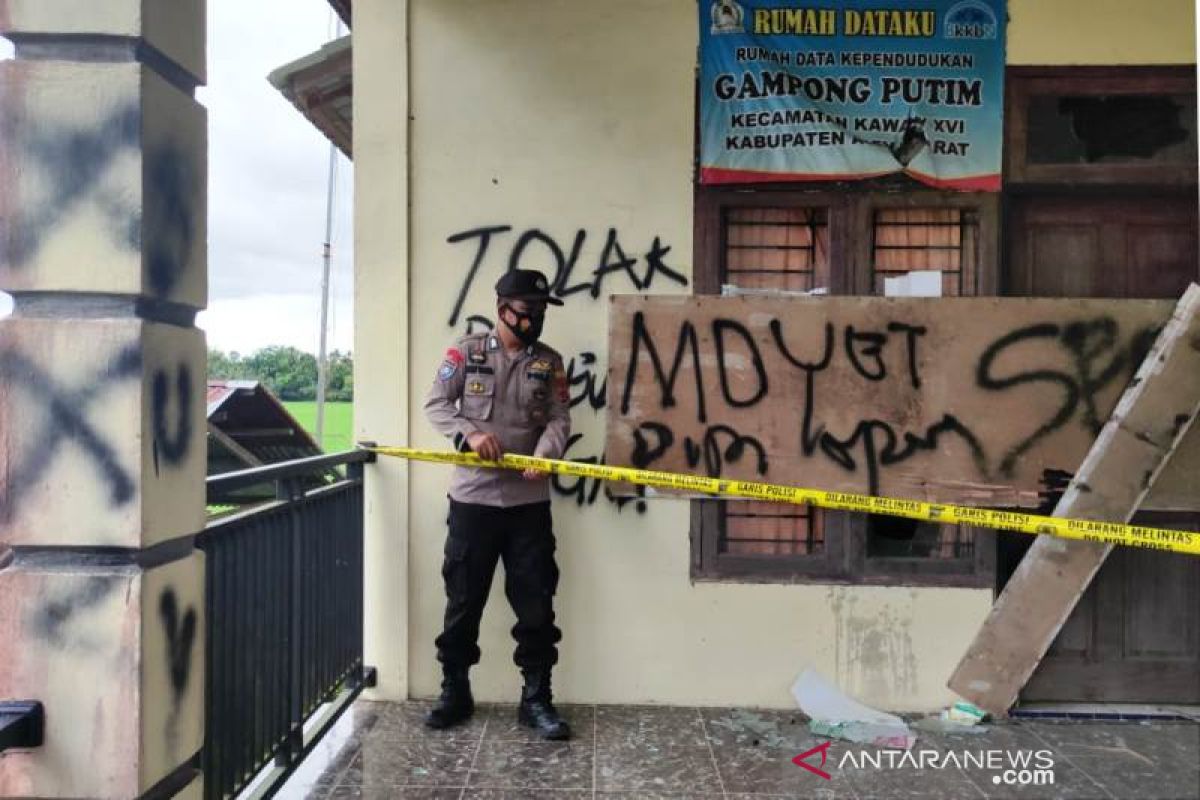 Polisi selidiki perusakan kantor desa di Aceh Barat, diduga libatkan aparat desa dan warga