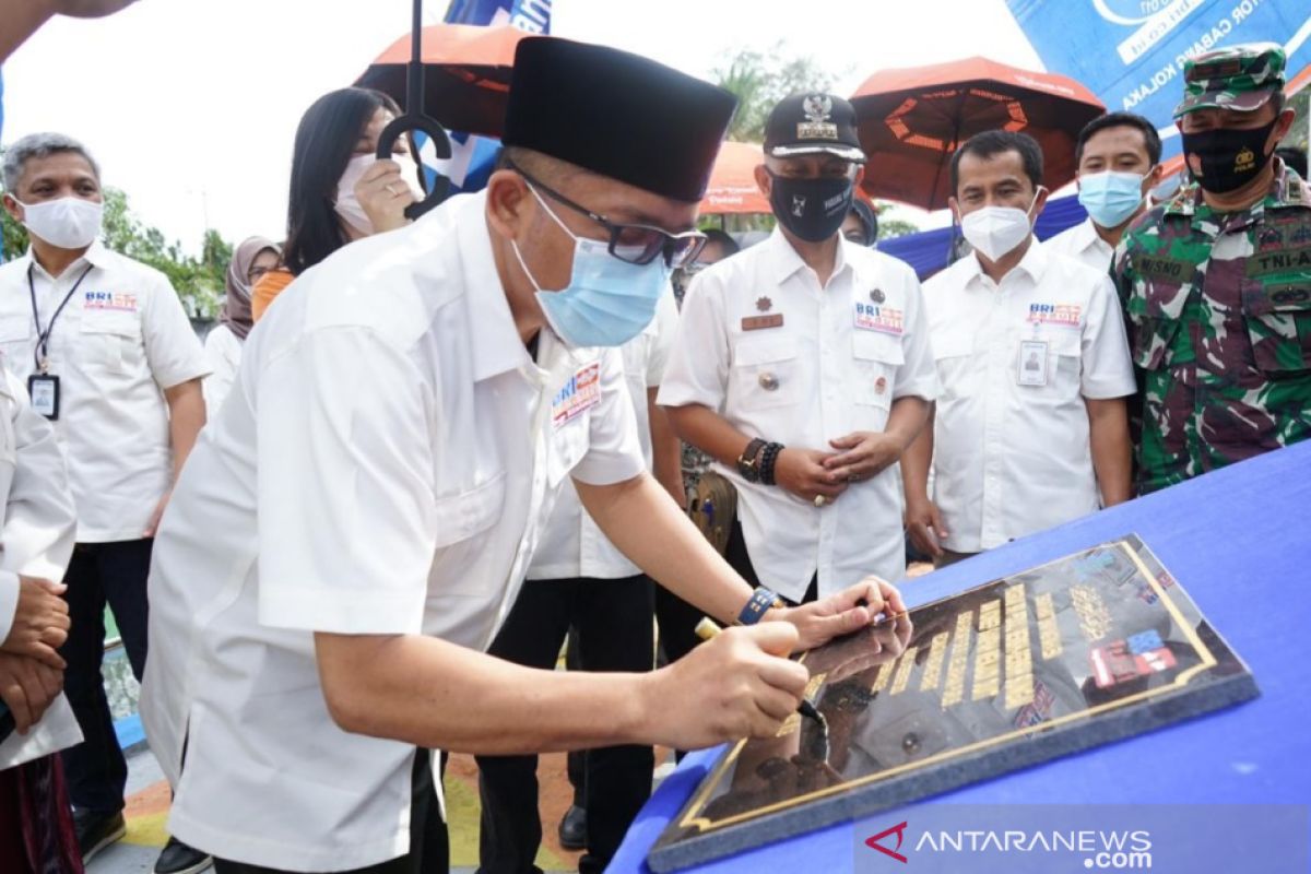 Bersih-bersih Sungai Bandar Purus V, BRI dukung kelestarian sungai dan pengelolahan sampah di Padang