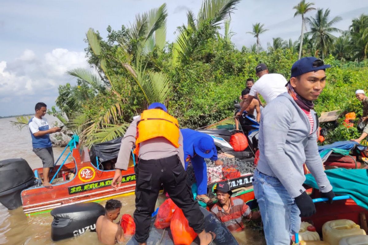 Speed boat tujuan Concong tenggelam, semua penumpang selamat