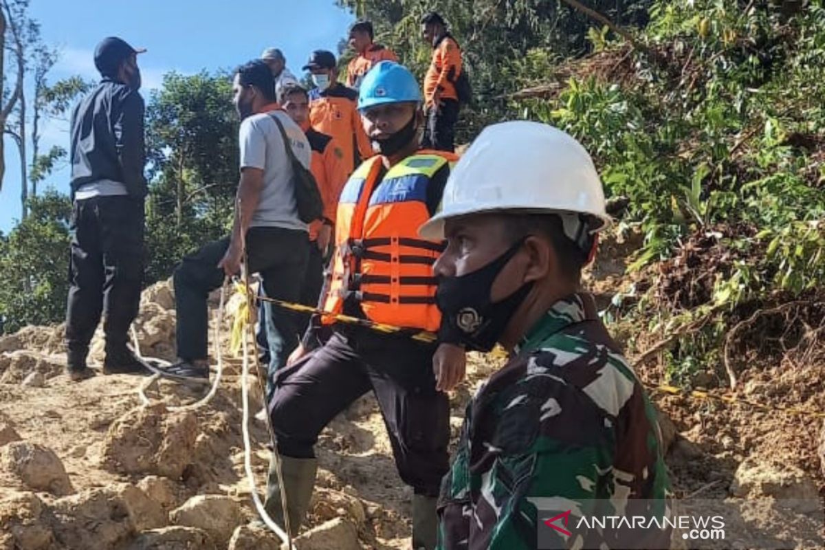 Tim SAR lanjutkan pencarian korban banjir  yang hilang di Deli Serdang