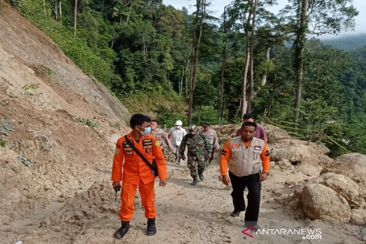 Basarnas Medan pimpin pencarian korban terseret longsor ke Sungai Batang Toru