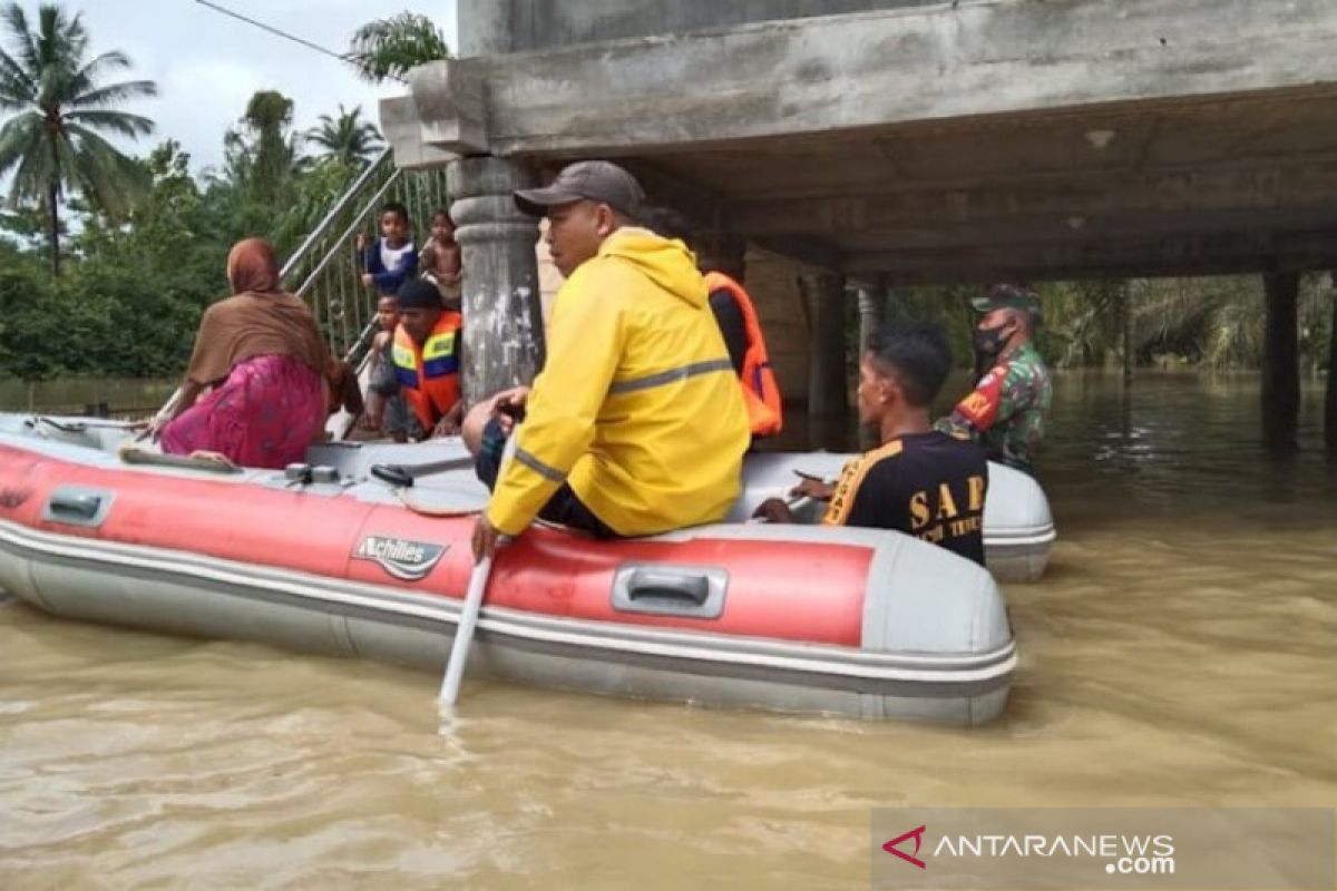 Akibat banjir, hampir 10.000 warga Aceh Timur ngungsi