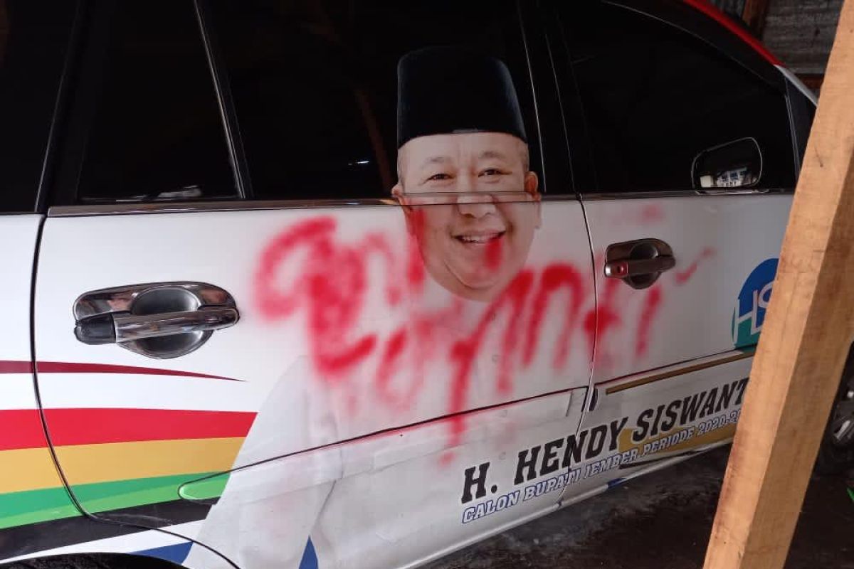 Mobil tim kampanye paslon jadi korban vandalisme jelang Pilkada Jember