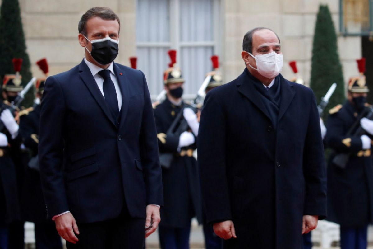 Presiden Prancis Emmanuel Macron positif terjangkit COVID-19
