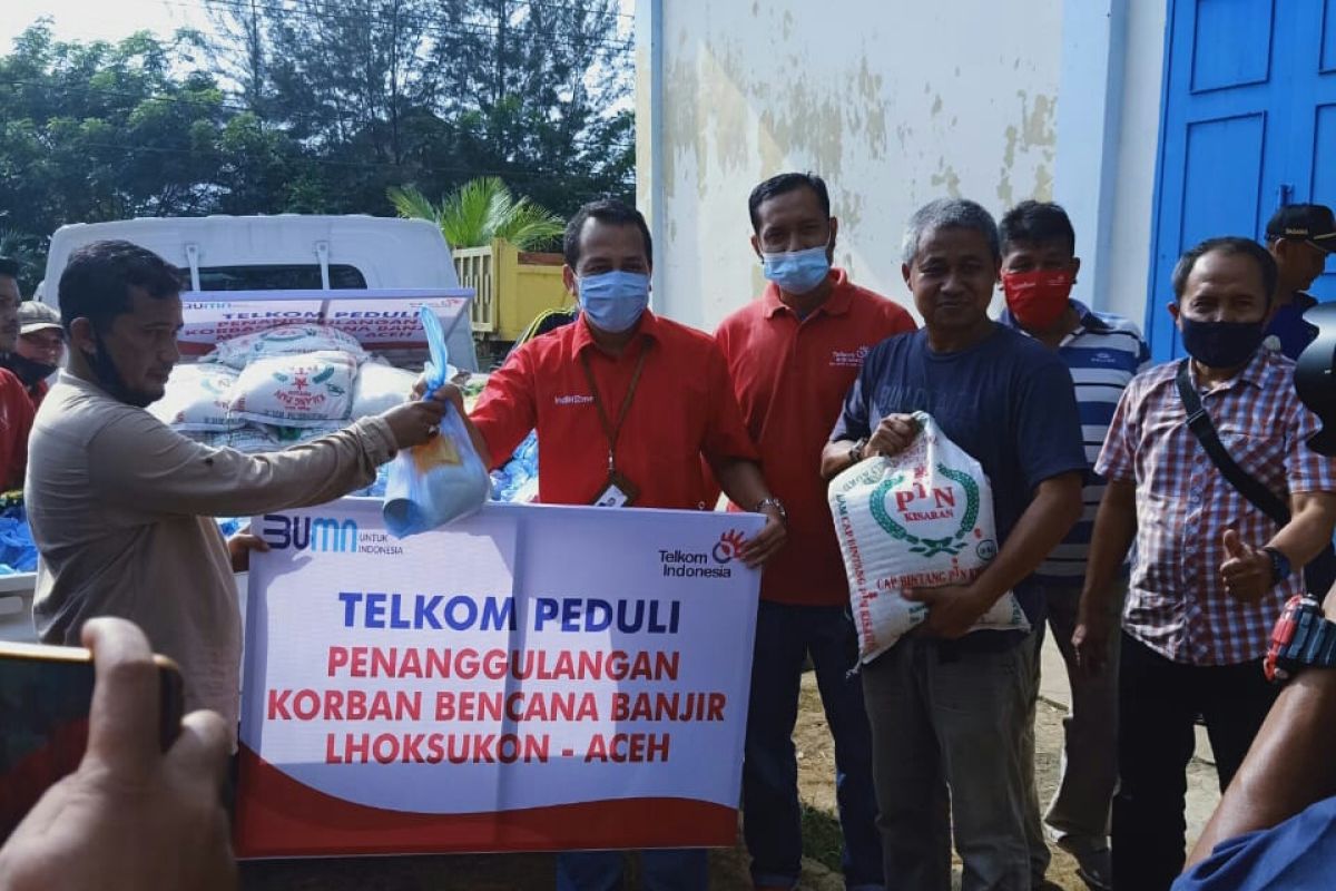 Telkom peduli bantu sembako dan layanan free internet akses di Aceh Utara