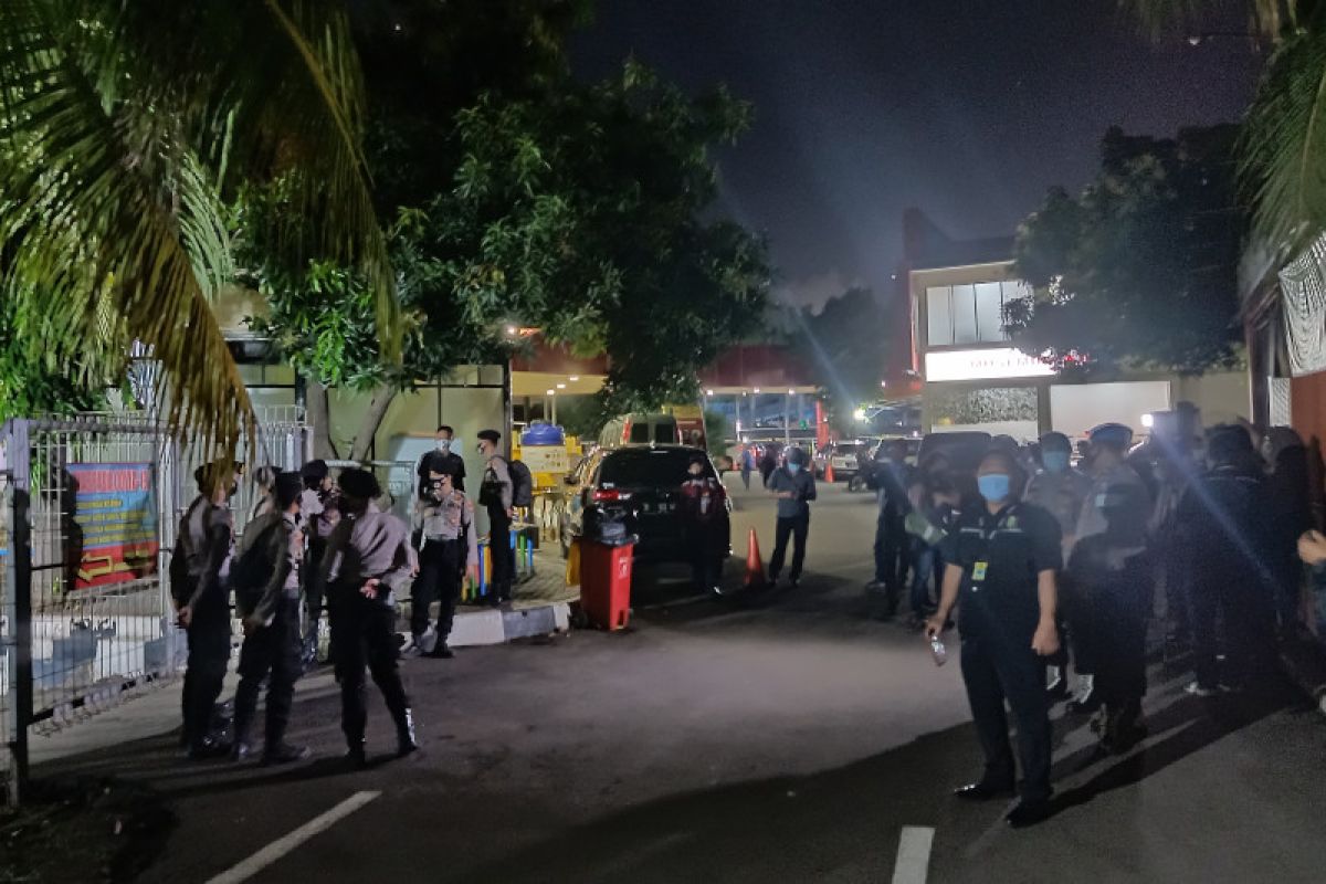 Polisi sterilkan ruang jenazah RS Polri dari kerumunan wartawan