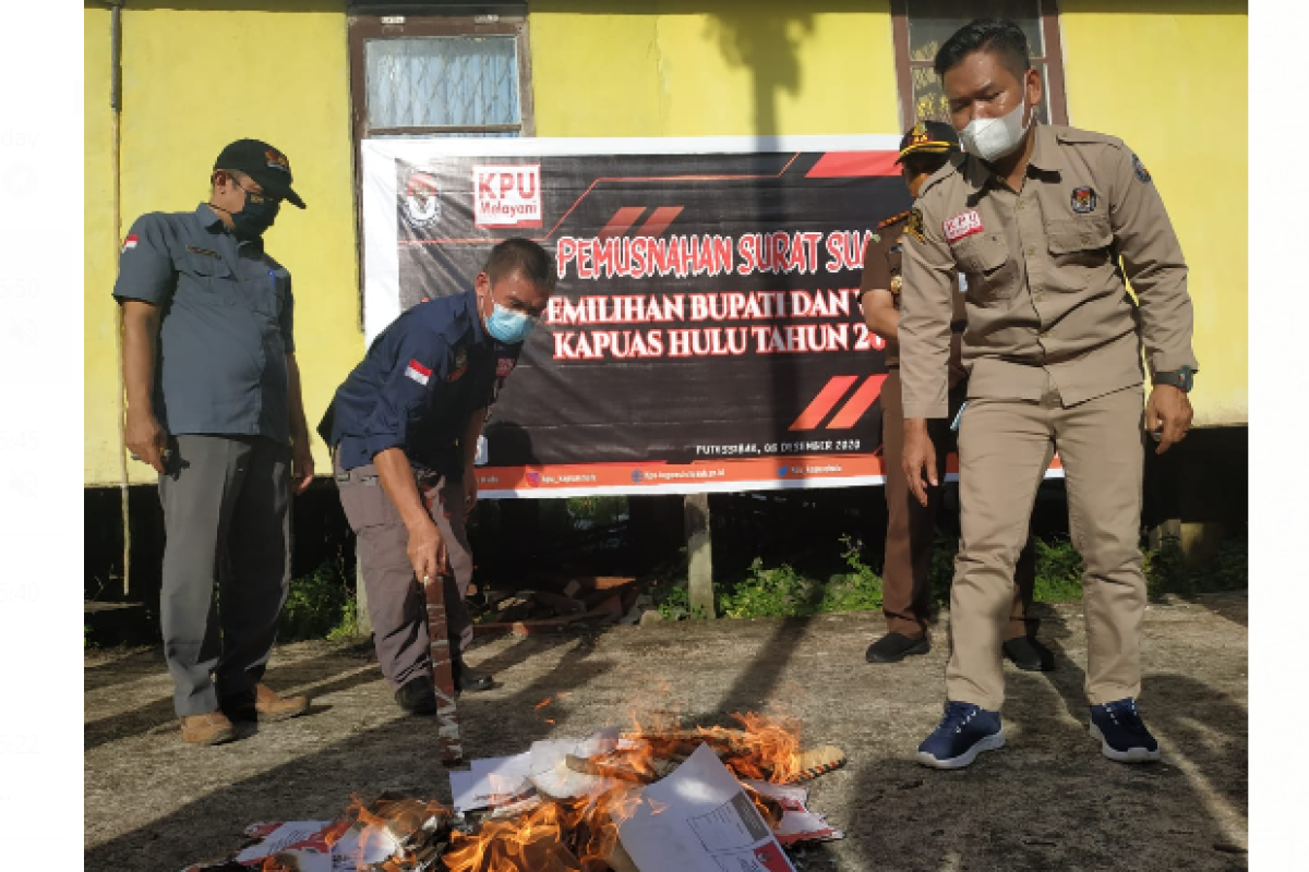 KPU Kapuas Hulu musnahkan 312 surat suara rusak dan lebih