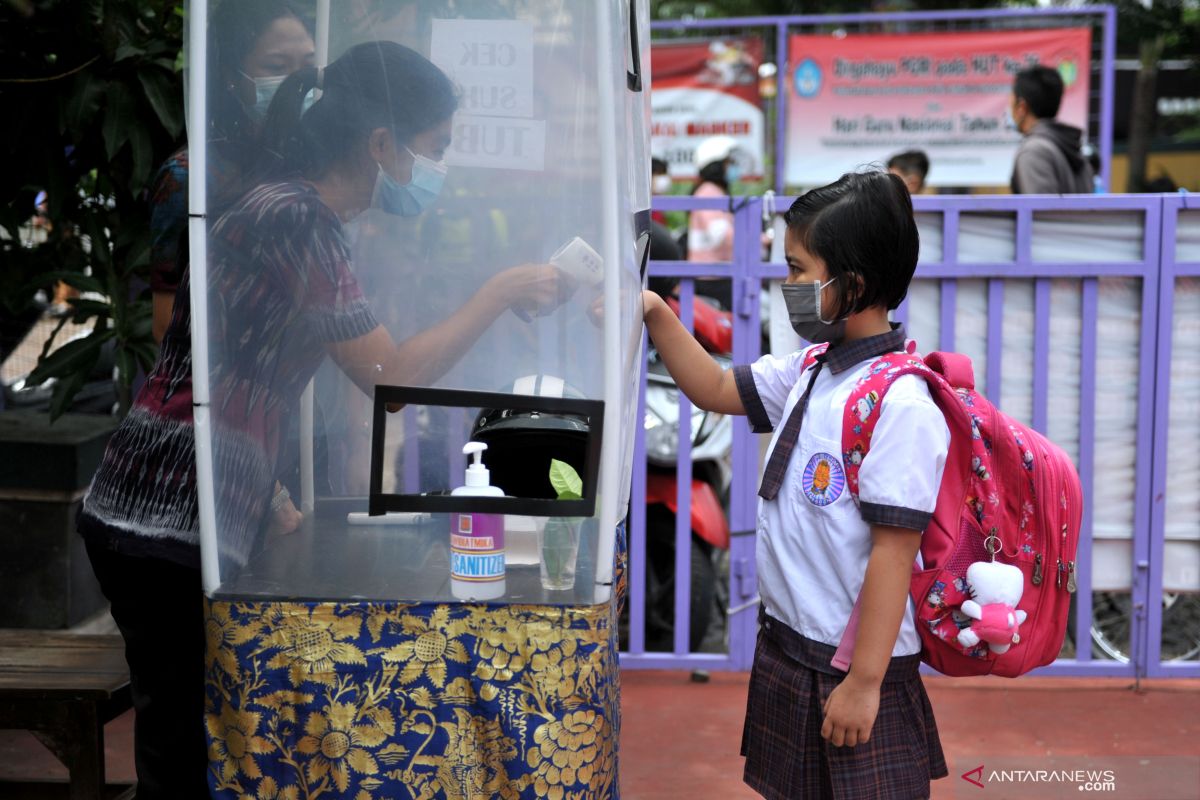 Dandim Bangli dukung penundaan belajar tatap muka