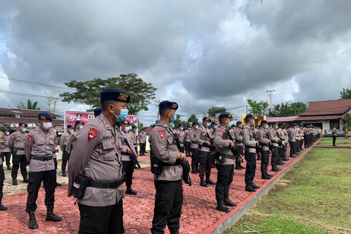 355 anggota Polisi siap amankan TPS untuk Pilkada Bengkayang