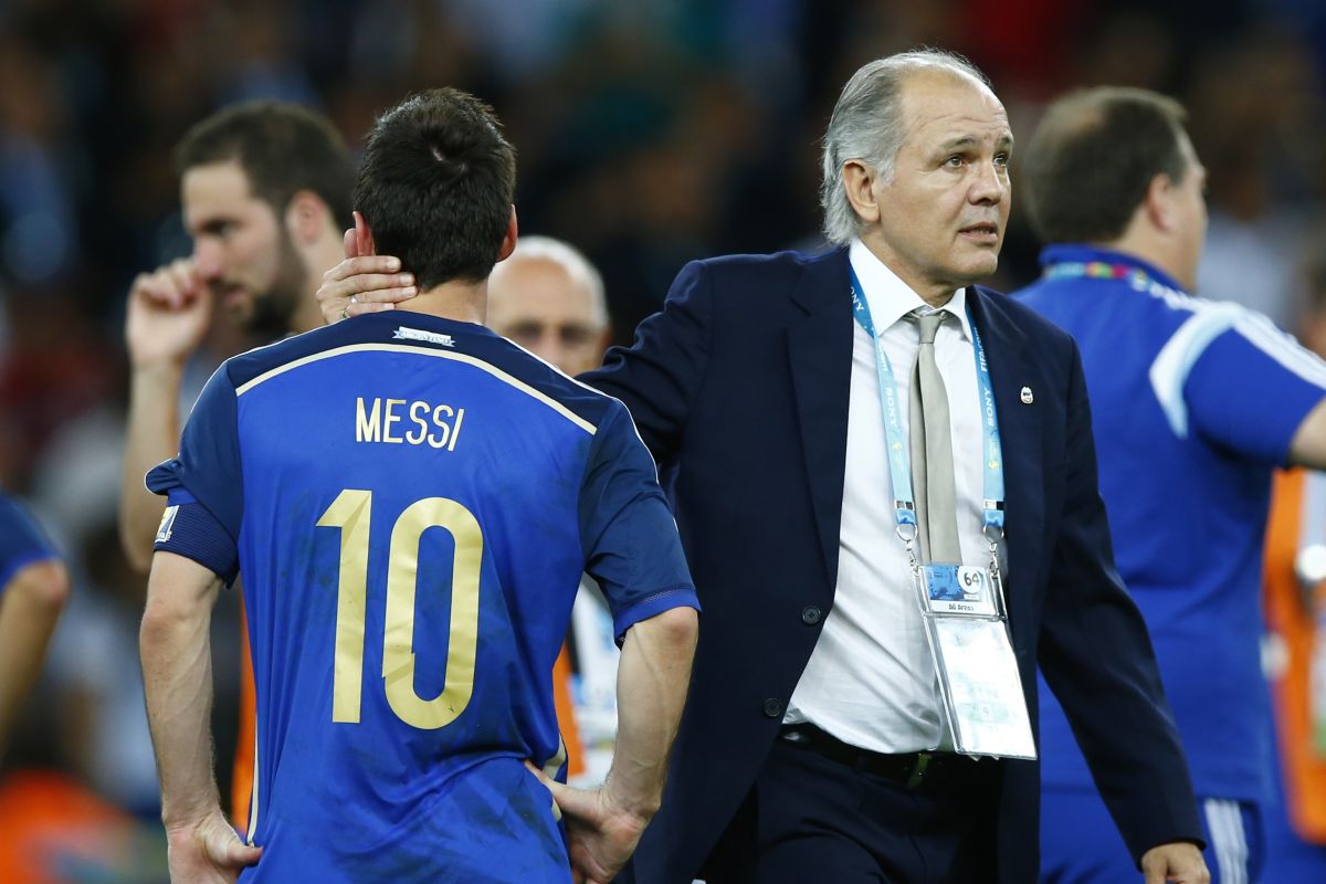 Eks pelatih Argentina Sabella tutup usia, Messi berikan penghormatan