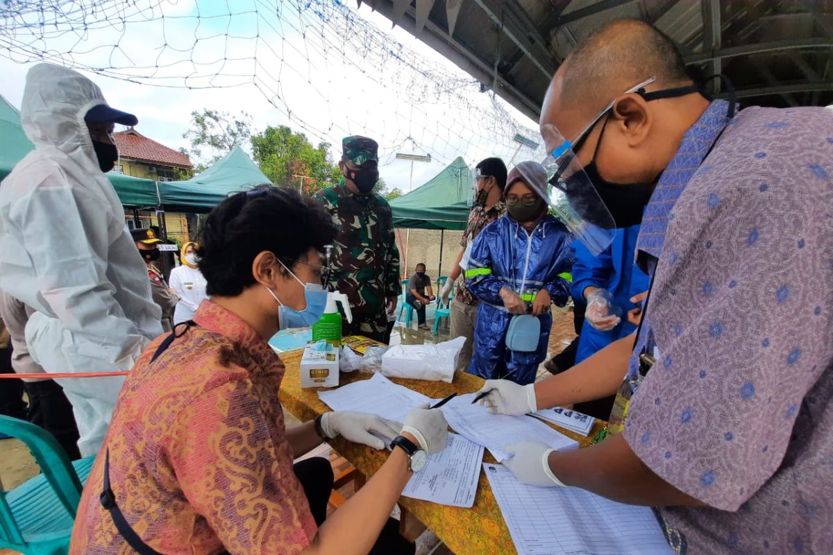 Wagub Banten Andika Hazrumy pastikan penerapan prokes di TPS diterapkan dengan baik