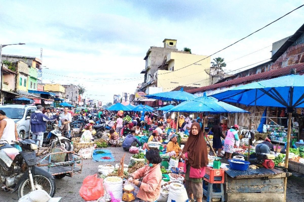 Hari pencoblosan, pedagang pasar tradisional Pematangsiantar tetap jualan