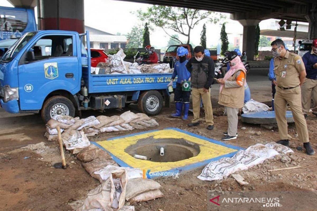 Pemkot Jaktim gelar program "Gerebek Lumpur" untuk antisipasi banjir