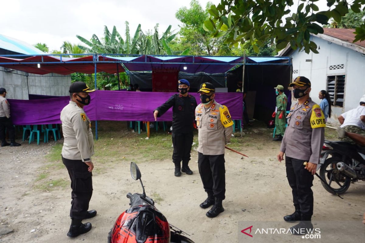 Kepala Polda NTT tinjau proses pemungutan suara di Sumba Timur