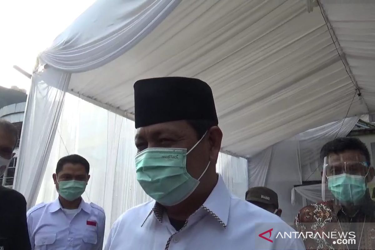 Gubernur Kalsel dan istri mencoblos di TPS 10 Antasan Besar