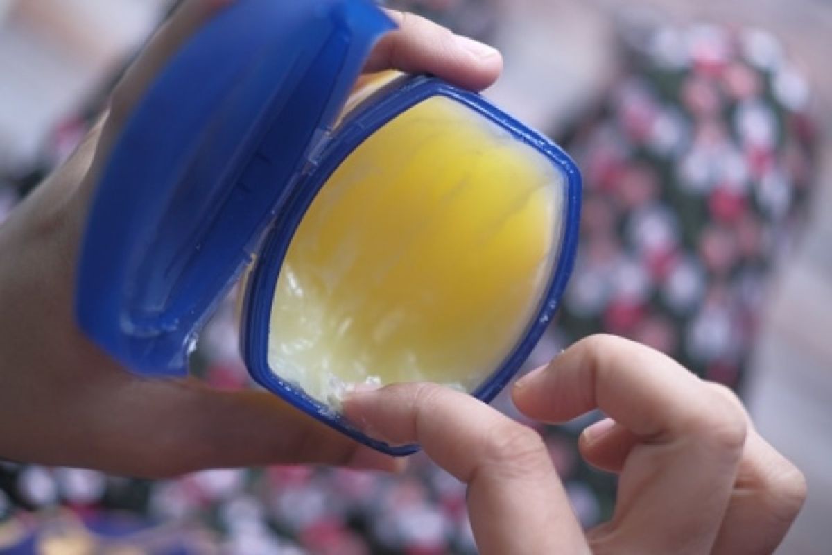 Manfaat petroleum jelly untuk kulit